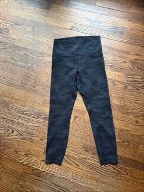 Black Lulu camo leggings